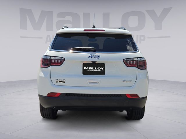 Used 2024 Jeep Compass Latitude AWD/4WD image 4