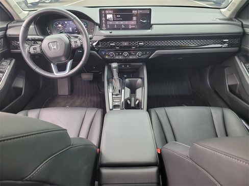 Used 2024 Honda Accord Touring image 12