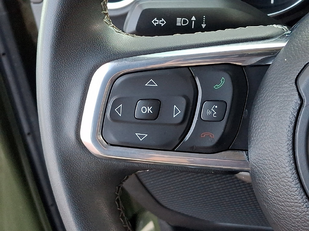 Used 2023 Jeep Wrangler Unlimited Sahara AWD/4WD image 20