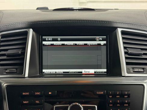 Used 2014 Mercedes-Benz GL 450 4MATIC image 33