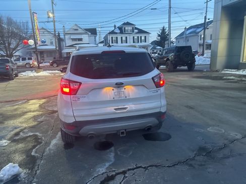 Used 2018 Ford Escape Titanium image 18