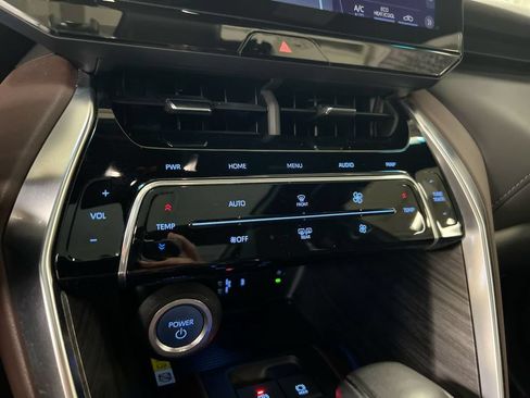 Used 2022 Toyota Venza Limited w/ Advanced Technology Package AWD/4WD image 17
