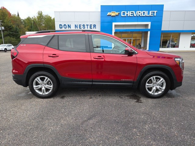 Used 2024 GMC Terrain SLE w/ Driver Convenience Package AWD/4WD image 28