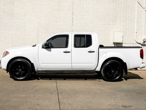 Used 2018 Nissan Frontier SV w/ Value Truck Package image 10