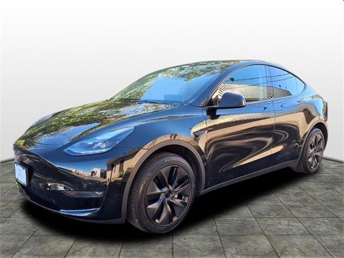 Used 2024 Tesla Model Y Long Range image 1