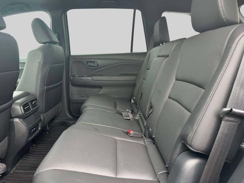 Used 2024 Honda Passport EX-L image 11