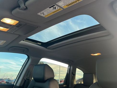 Used 2021 Honda CR-V Touring image 25