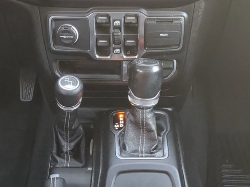 Used 2020 Jeep Wrangler Unlimited Sahara w/ Uconnect 4C Nav & Sound Group image 18