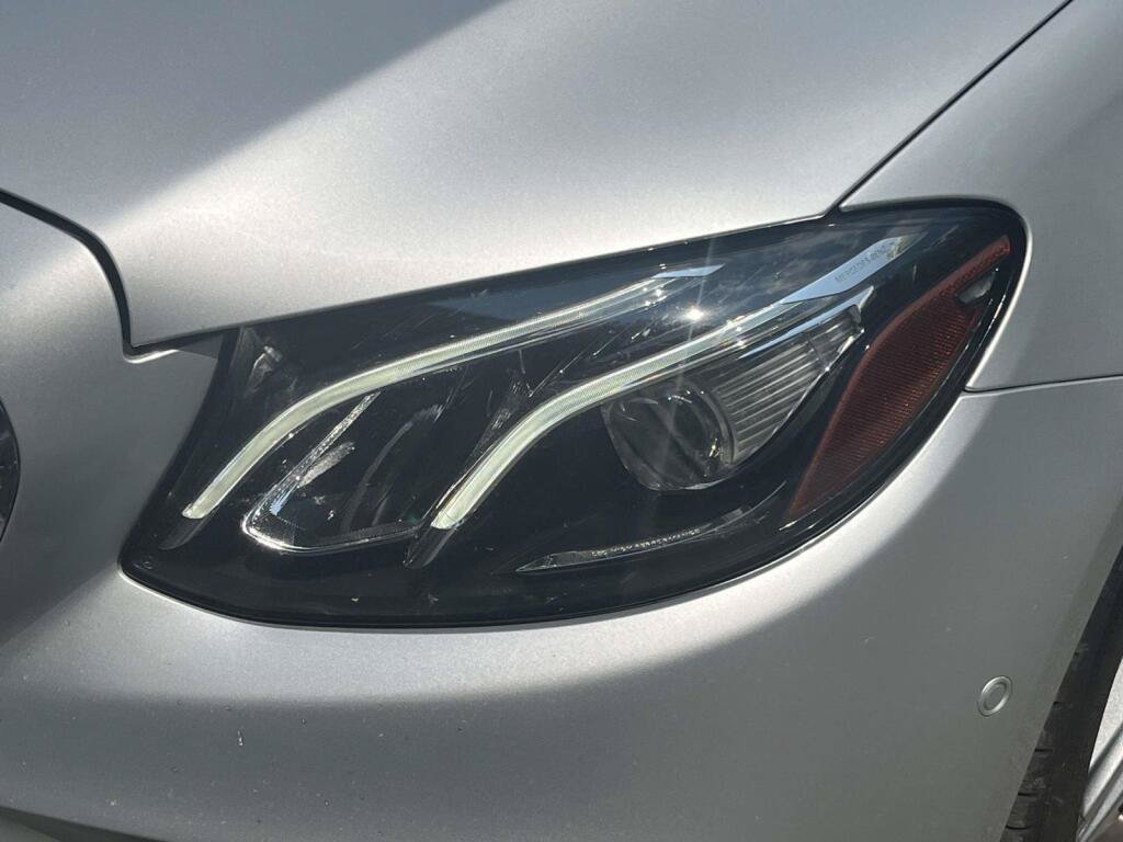 Used 2019 Mercedes-Benz E 300 4MATIC image 13
