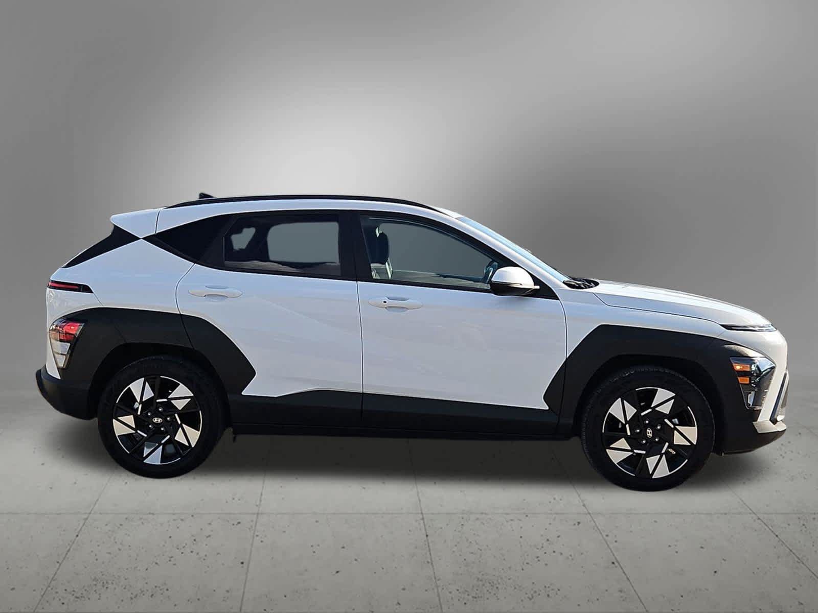 Used 2024 Hyundai Kona SEL FWD image 6