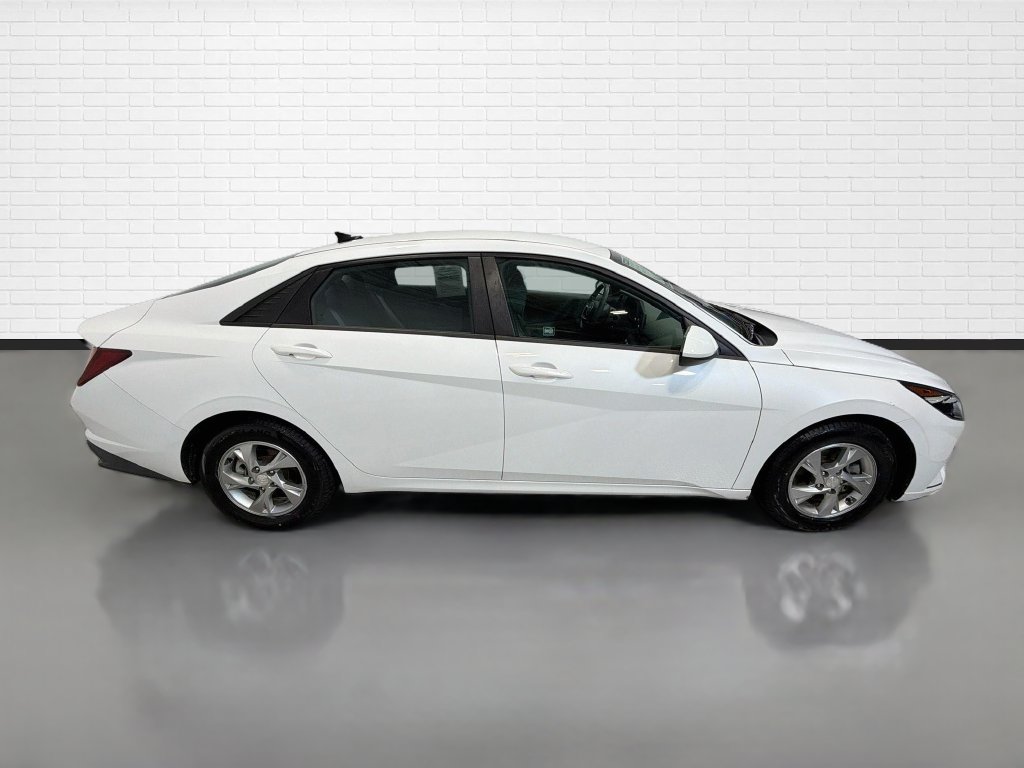 Used 2021 Hyundai Elantra SE FWD image 10