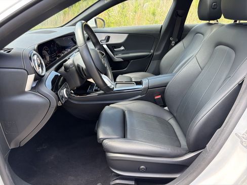 Used 2025 Mercedes-Benz CLA 250 image 9