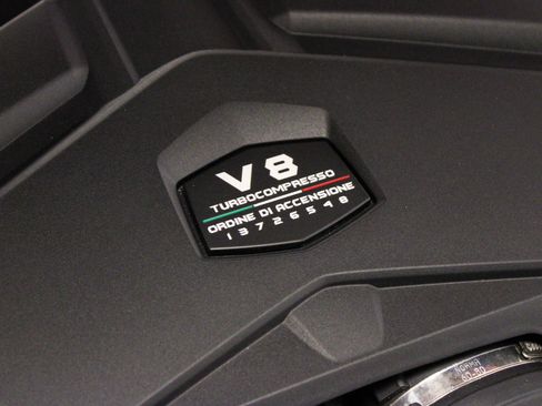 Used 2025 Lamborghini Urus SE image 53