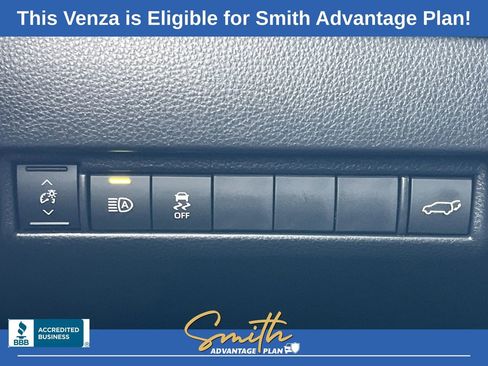 Used 2023 Toyota Venza XLE image 16