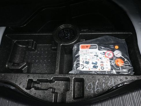 Used 2018 Ford Fusion S image 40