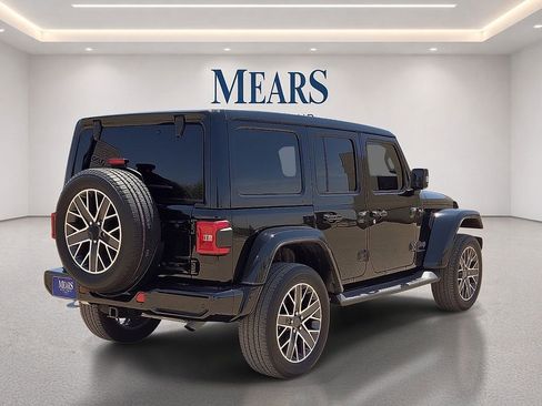 Used 2023 Jeep Wrangler Unlimited Sahara AWD/4WD image 5