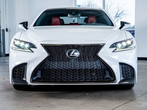 Used 2018 Lexus LS 500 F Sport w/ Accessory Package (Z2) image 3