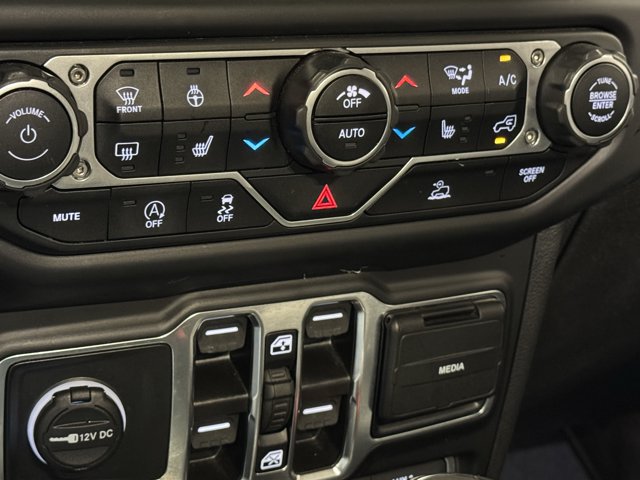 Used 2023 Jeep Wrangler Unlimited Sahara AWD/4WD image 13