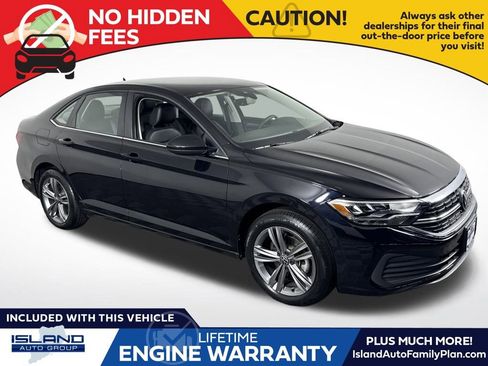 Certified 2022 Volkswagen Jetta SE image 1