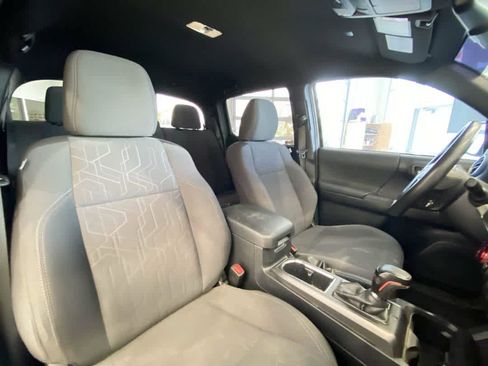 Certified 2019 Toyota Tacoma TRD Sport AWD/4WD image 26
