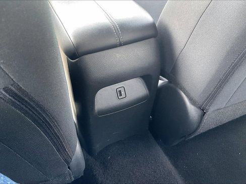 Used 2025 Nissan Sentra SV FWD image 31