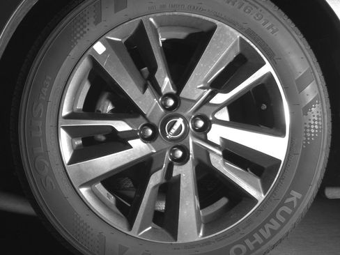Used 2025 Nissan Versa SV FWD image 12