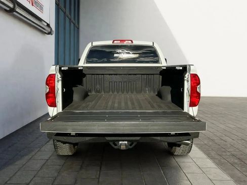 Used 2017 Toyota Tundra SR5 image 18