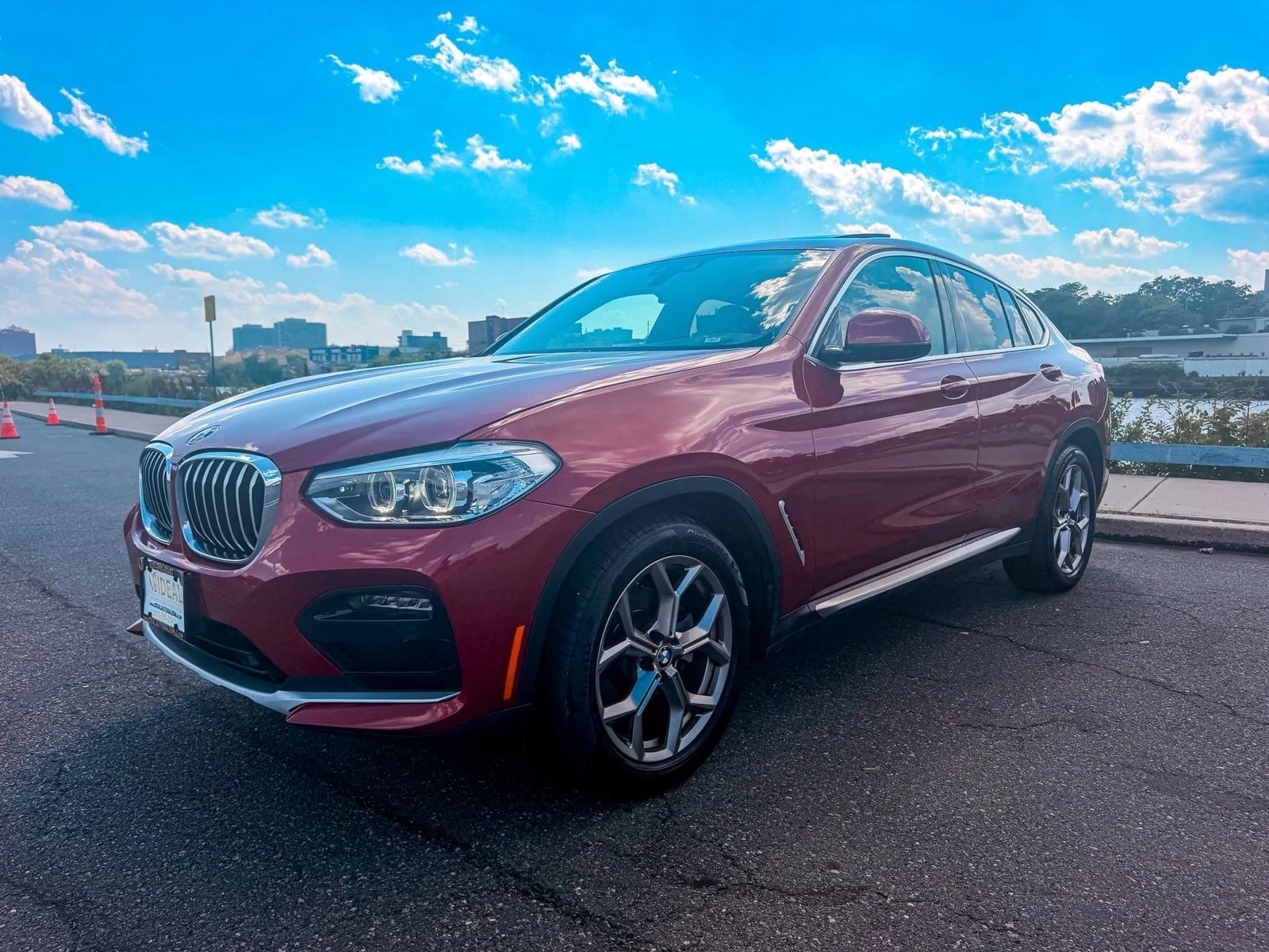 Used 2021 BMW X4 xDrive30i w/ Premium Package AWD/4WD image 2