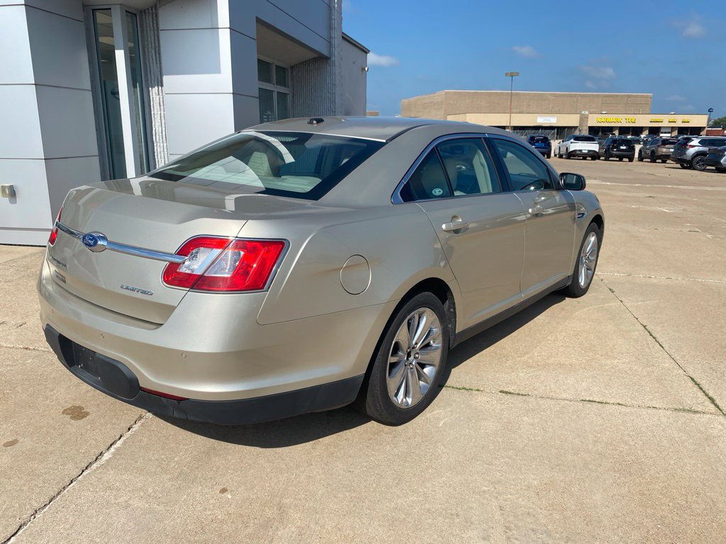 Used 2010 Ford Taurus Limited FWD image 13