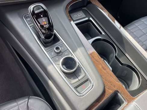 Used 2022 Cadillac Escalade ESV Sport Platinum w/ Heavy-Duty Trailer Package image 27