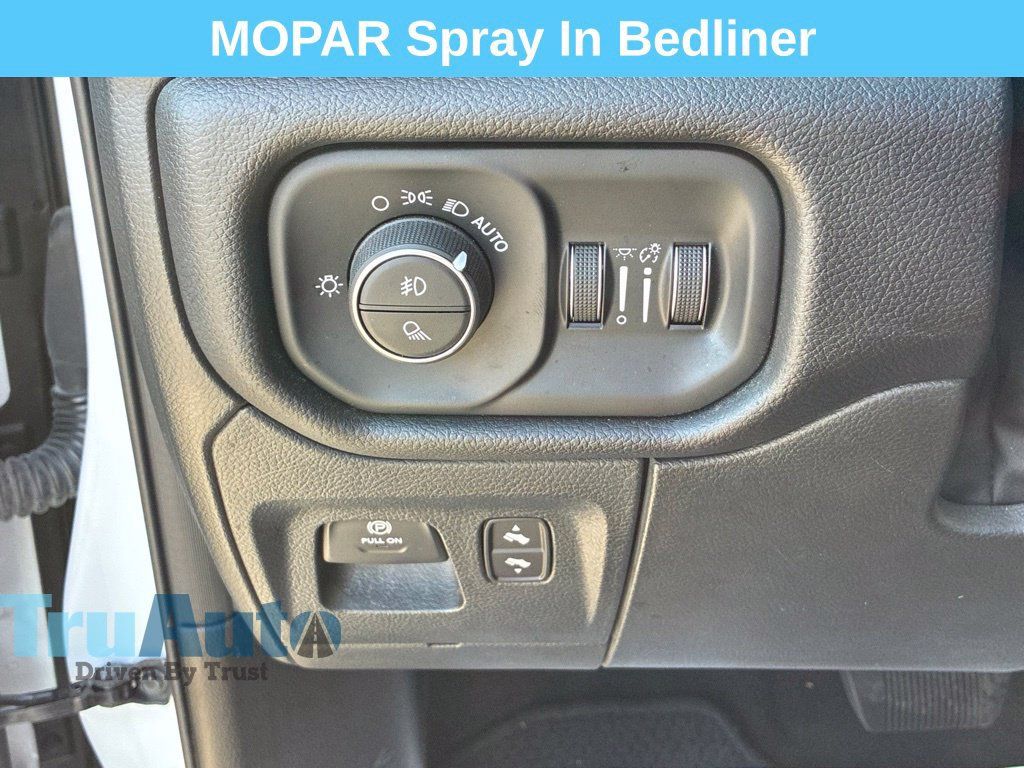 Used 2024 RAM 1500 Laramie AWD/4WD image 38