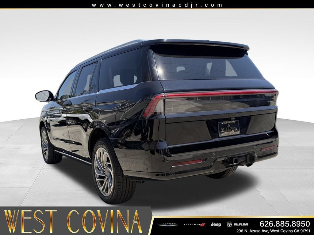 Used 2025 Lincoln Navigator Reserve AWD/4WD image 8