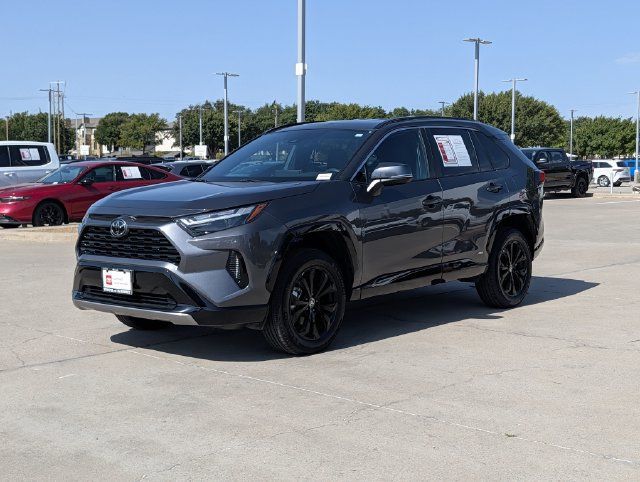 Used 2025 Toyota RAV4 SE AWD/4WD image 10