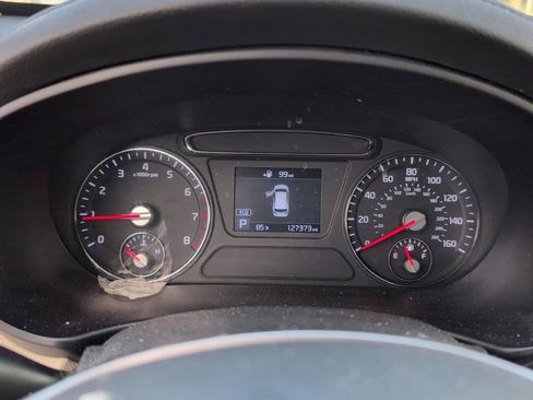 Used 2019 Kia Sorento FWD image 22