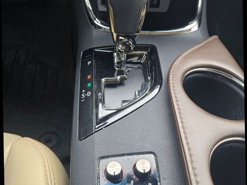 Used 2016 Toyota Avalon XLE Premium image 24