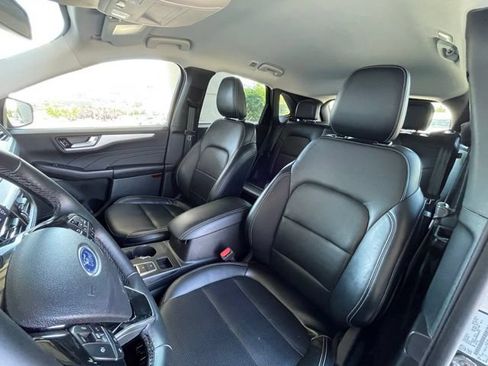 Certified 2025 Ford Escape Platinum AWD/4WD image 16