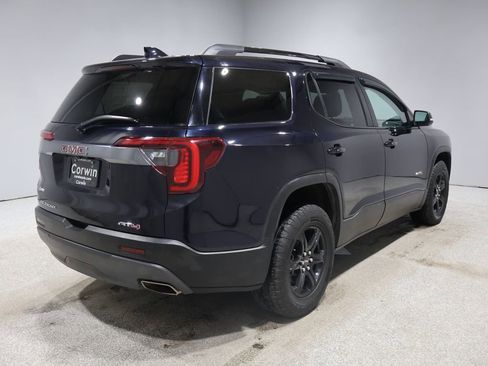 Used 2023 GMC Acadia SLT w/ Preferred Package image 2