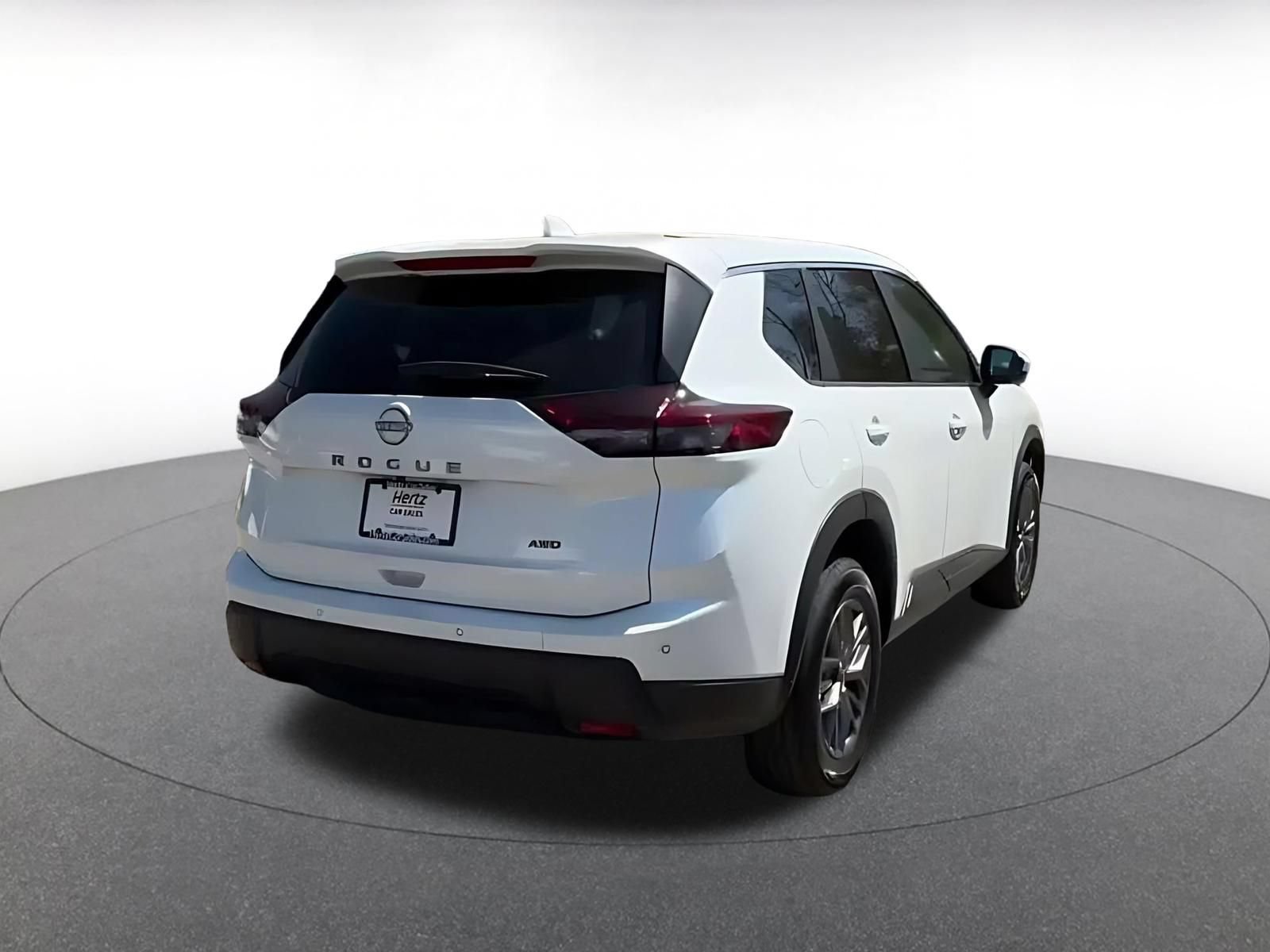 Used 2026 Nissan Rogue SV AWD/4WD image 13