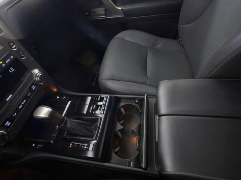 Used 2021 Lexus GX 460 Premium image 34