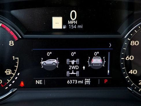 Used 2025 Cadillac XT6 Premium Luxury w/ LPO, Floor Liner Package AWD/4WD image 31