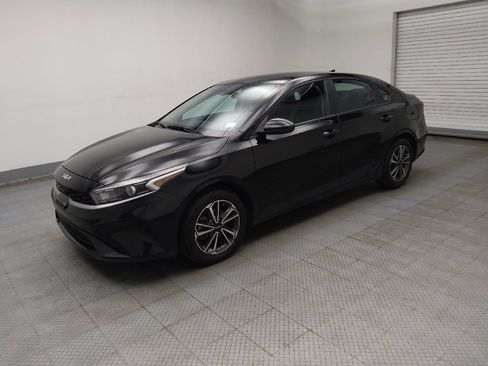 Used 2023 Kia Forte LXS FWD image 2