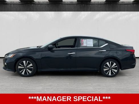 Used 2022 Nissan Altima 2.5 SV FWD image 2
