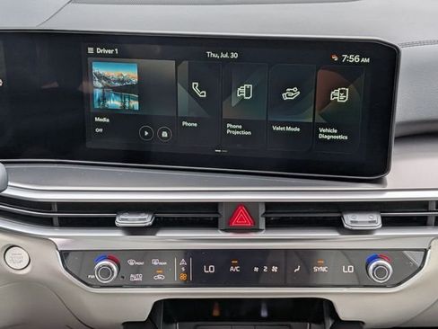 New 2026 Kia Sorento S FWD image 18
