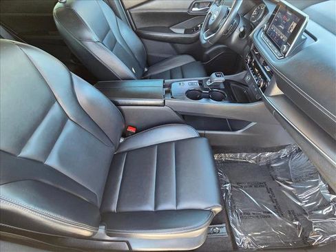 Used 2023 Nissan Rogue SV w/ SV Premium B Package image 19