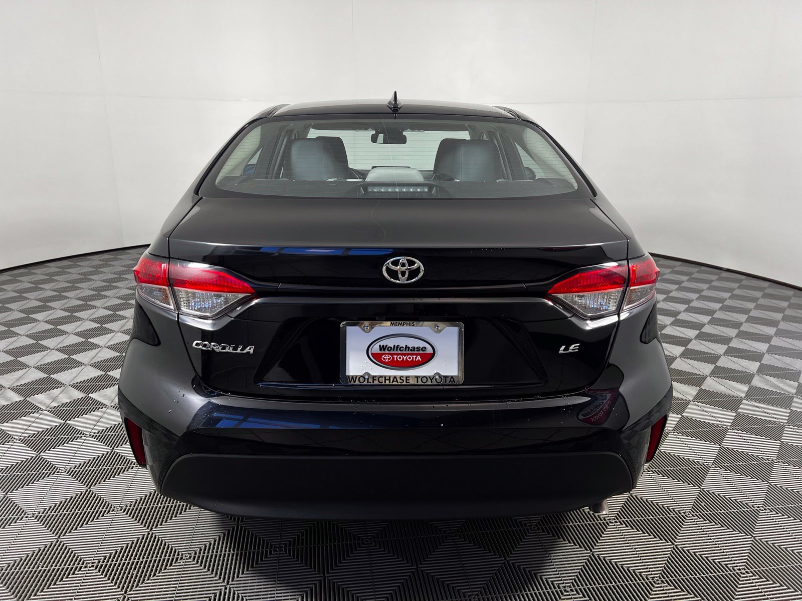 Certified 2025 Toyota Corolla LE FWD image 6