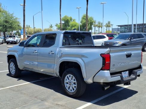 Certified 2025 Toyota Tacoma SR5 AWD/4WD image 6