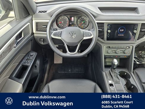 Used 2021 Volkswagen Atlas Cross Sport SE w/ Panoramic Sunroof Package image 13