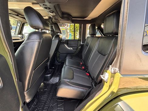 Used 2016 Jeep Wrangler Unlimited Sahara AWD/4WD image 14