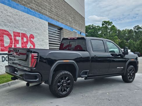 Used 2024 GMC Sierra 2500 AT4 w/ AT4 Premium Plus Package AWD/4WD image 7