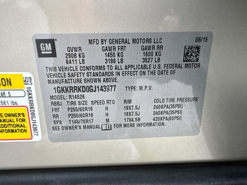 Used 2016 GMC Acadia SLT w/ Open Road Package FWD image 32